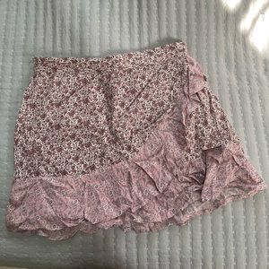 Dusty pink floral mini skirt